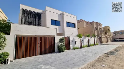 للبيع فيلا بمنطقه الروضه مع مسبح تشطيب ممتاز جدا قريبه من المسجد