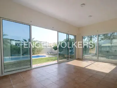Vacant Now | Quiet Neighbourhood | Spacious