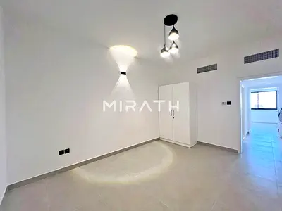 2 BHK | WELL MAINTAINED FAMILY BUILDING | READY TO MOVE