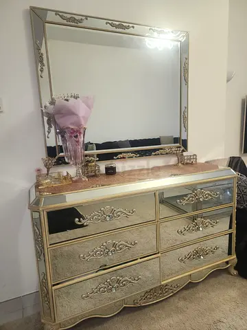Mirrored 6-Drawer Dresser with Large Matching Mirror