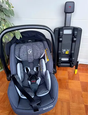 Maxicosi marble lie flat car seat with isofix base