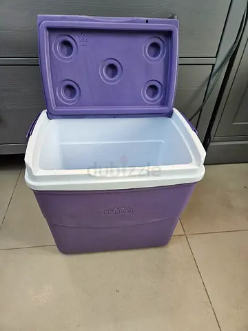 Portable Ice Cooler / Cooler Box - Good Condition