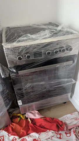 Electric Cooker with Oven - Like New La Modano