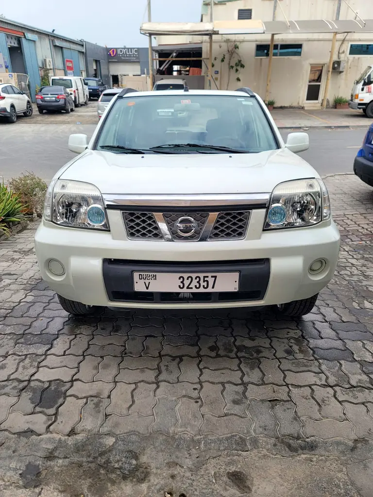 Nissan X-Trail 2013 — photo 1 of 20