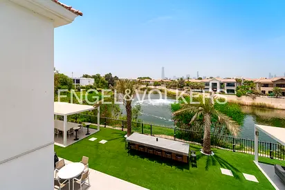 Full Lake and Skyline Views | Huge Plot