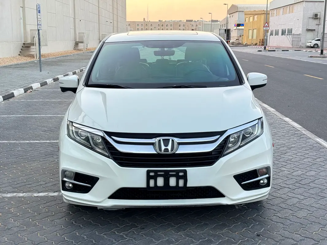 Honda Odyssey 2018 — photo 1 of 13