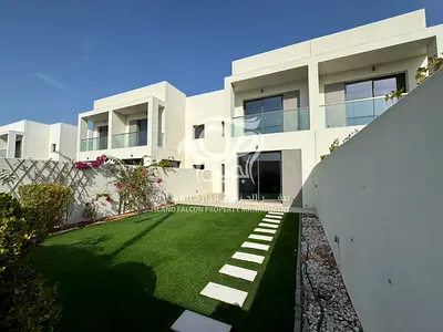 Luxury Living | Single Row | Prime Location