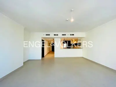 Spacious Layout | High Floor | Vacant June