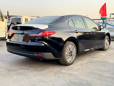2025 Toyota CAMRY — фото 2