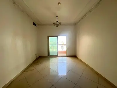 بلكون اطلاله مفتوحه / غرفه ماستر / تصديق ع المالك/ مساحات واسعه / باركن ترابي متوفر