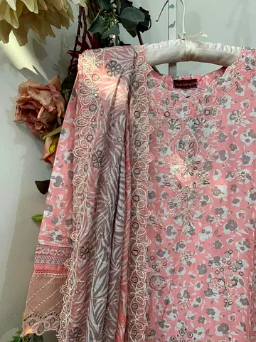 Light Pink Floral Embroidered Lawn Kurta with Matching embroidered Dupatta