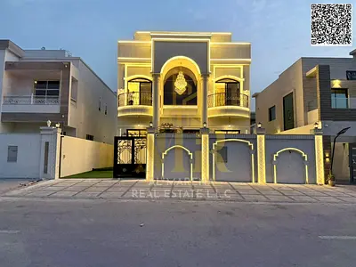 Two-story villa with a rooftop terrace overlooking two streets, featuring a classic design. Price i