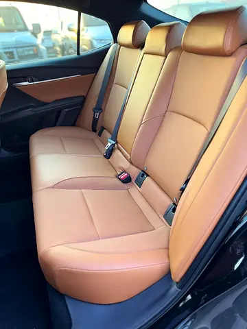 2025 Toyota CAMRY — фото 9