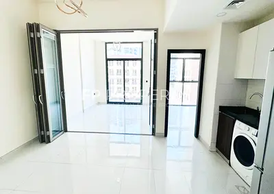 BRAND NEW 1BHK DIRECT POOL ACCESS VACANT UNIT