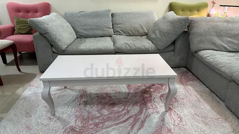 White Wooden Coffee Table with Curved Legs