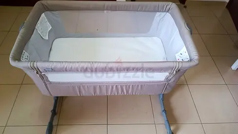 Portable chicco bedside bassinet / cradle in very good condition