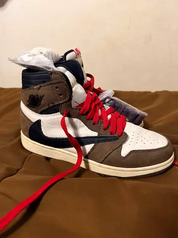 Travis Scott x Air Jordan 1 High
OG Cactus Jack  CD4487-100 high-top sneakers brown/white.