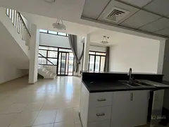 READY TO MOVE | MULTIPLE CHQ OFFER | 995SQFT