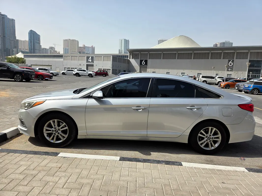 Hyundai Sonata 2017 — photo 1 of 9