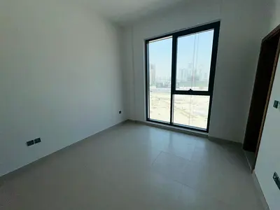 VACANT | PRIME LOCATION | SPACIOUS |