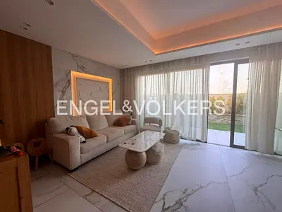 Modern | Golf Community | Investment