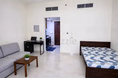 Furnished Studio Flat - No commission Ready to move-in