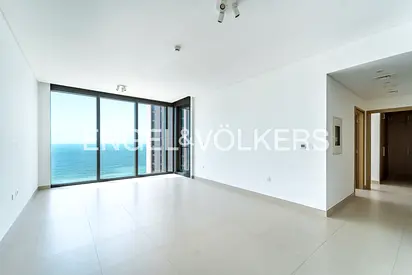 Unfurnished l Vacant l Sea View