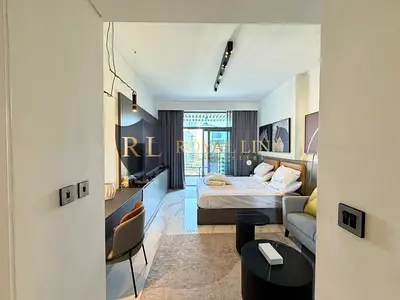 Vacant | Downtown View | Furnished