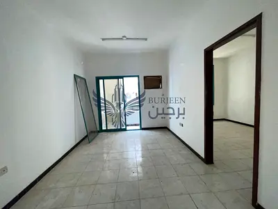 Spacious 1Bhk in butina window ac central gas with balcony family building free parking