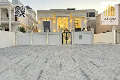 Excellent Location - Two Floors & Roof - Private Pool