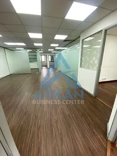 Independent Office in Al Garhoud Free Chiller | 900 sq.ft