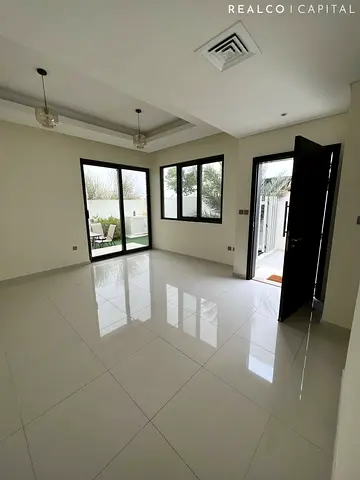 Spacious 3BR Corner Townhouse | Single Row | Maid’s Room