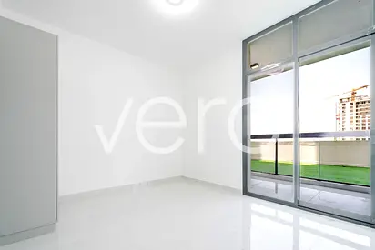 Brand New Unit I High Floor I Community View