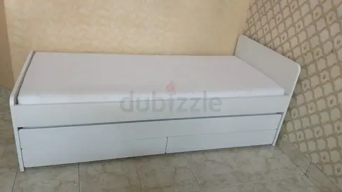 White Single Daybed with Trundle and Mattress