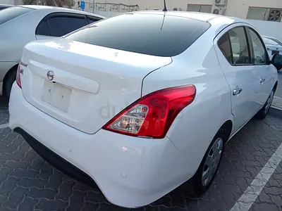 Nissan sunny 2022 very cleen inside and outside GCC