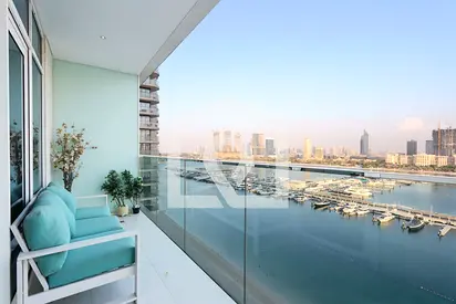 2BR Beachfront Living, Stunning Marina Views