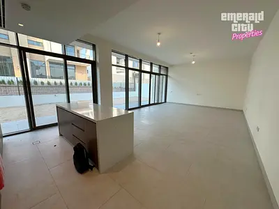 Luxury 4-Bedroom Villa | HUGE LAYOUT