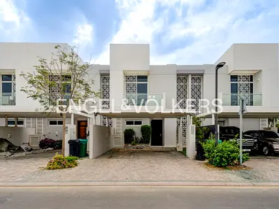 Vacant | Spacious | Close to Pool and Park