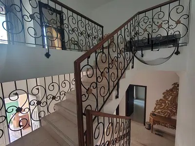 Lavish furnished 4bhk villa is available in 115000 at prime location