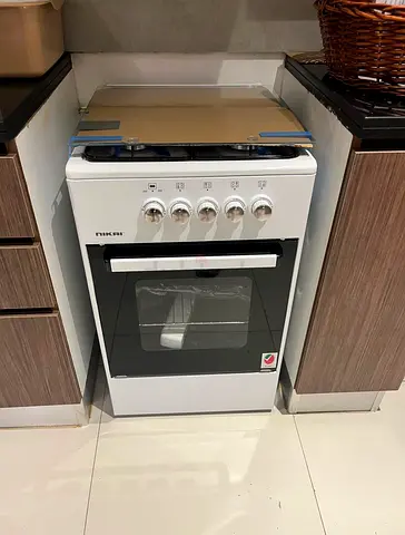 Nikai 4 Burner Gas stove with Oven
