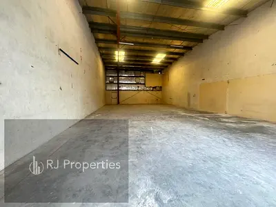LUXURY warehouse very prime lecation business area ready to move for storage only jest 120k