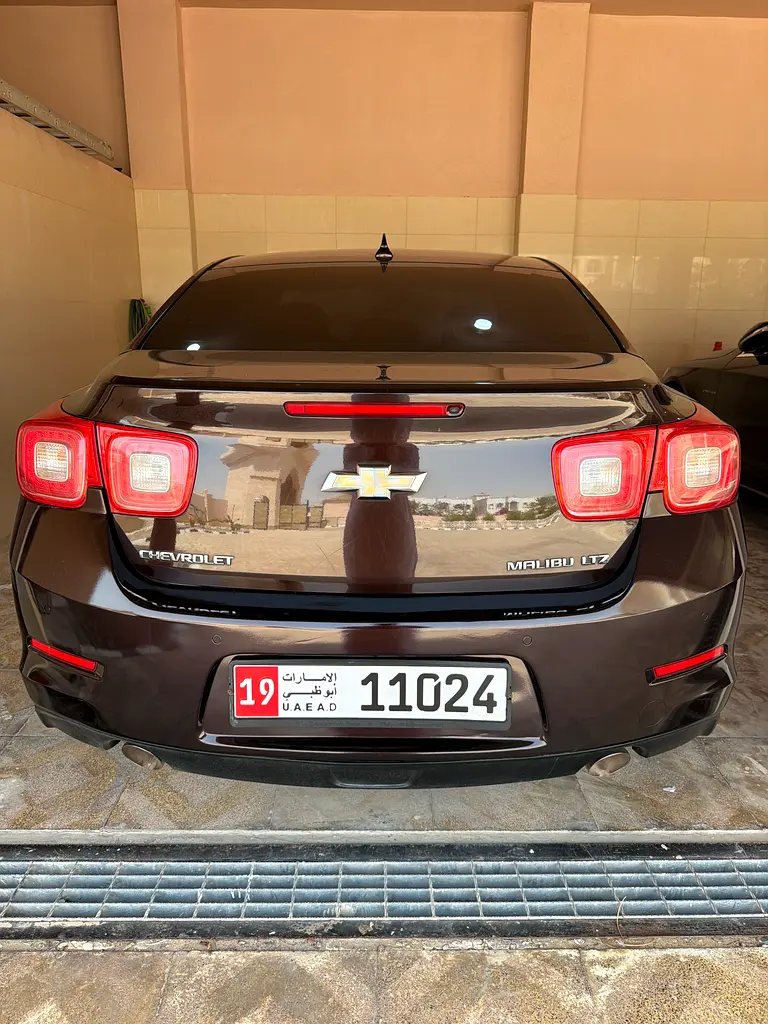 Chevrolet Malibu 2015 — photo 1 of 4