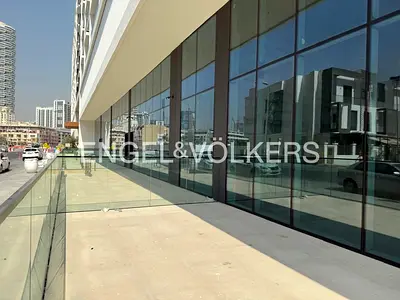 High-Visibility|Corner Shop| Near Lobby and Park