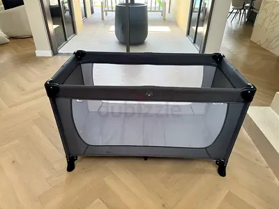 Lightweight Portable Playpen / Travel Cot - Excellent Condition (Hauck Brand)