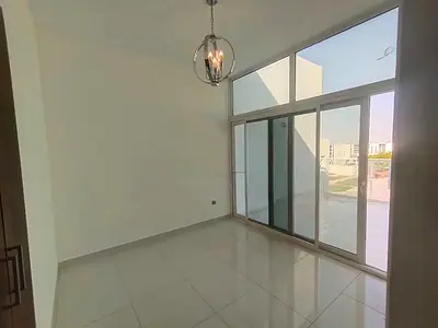 4 Bed Townhouse | Single Row | Vacant | Balcony