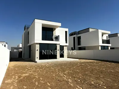 Grand Single-Row Villa on Huge Plot | Fairways, Dubai South!