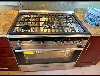 Siemens iQ700 top gas oven electric same like new condition