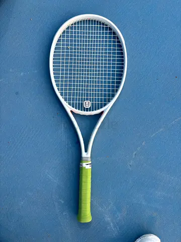 WILSON SHIFT 99 PRO V1, grip
4 3/8