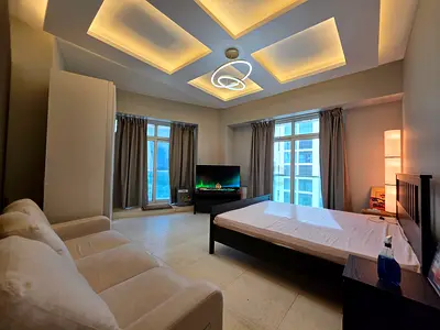 Huge Masterroom next to Metro  Tram