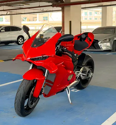 2025 Ducati Panigale v4 Gcc